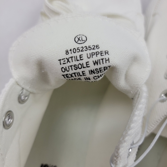 White Canvas Casuals lace up canvas sneakers - Picture 7 of 7